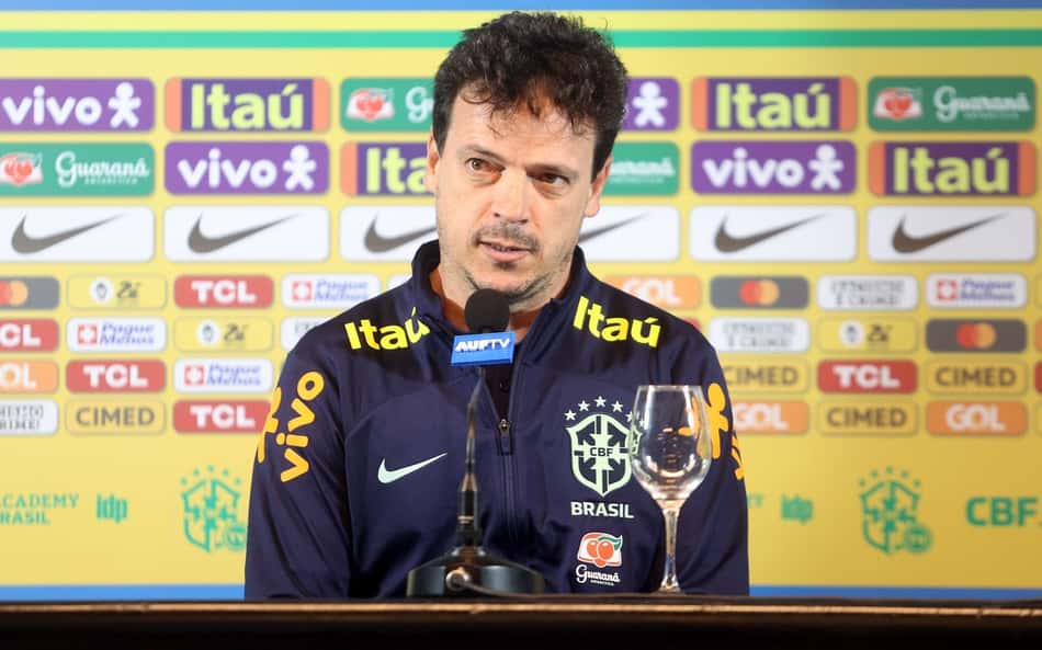 Diniz sente falta de agressividade na Seleção, mas assume culpa: 'Responsabilidade é minha'