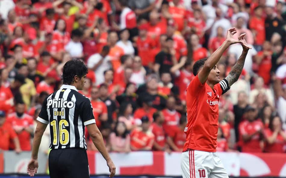 Internacional aplica goleada humilhante e histórica no Santos, que segue no Z4