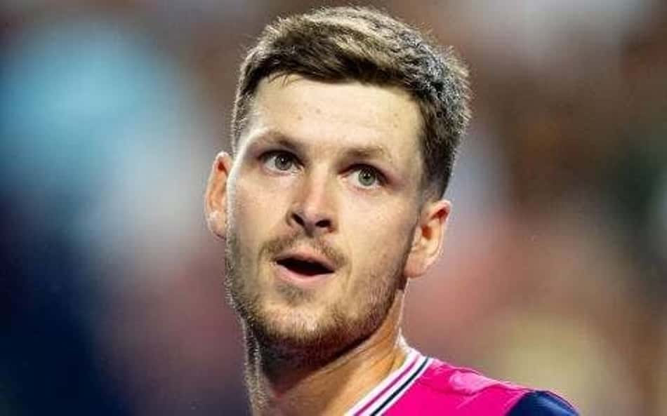 Hurkacz não dá chances a Korda e vai à final em Xangai