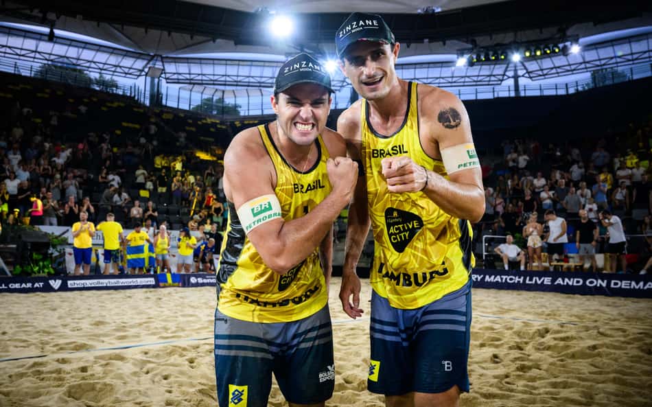 Duplas de vôlei de praia montam 'QG' no México para a Copa do Mundo