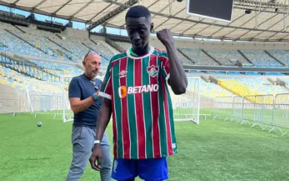 Khaby Lame aparece com camisa de gigante brasileiro: saiba famosos que têm carinho por clubes do Brasil