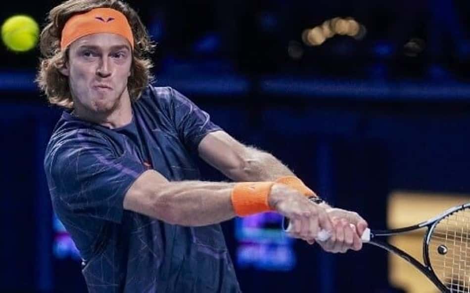 Rublev vai às quartas em Viena e se garante no ATP Finals