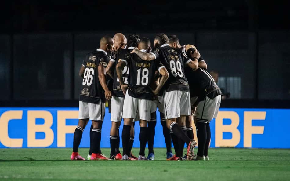 Torcedores do Vasco não perdoam titular em gol do Internacional: 'Marca fofo'