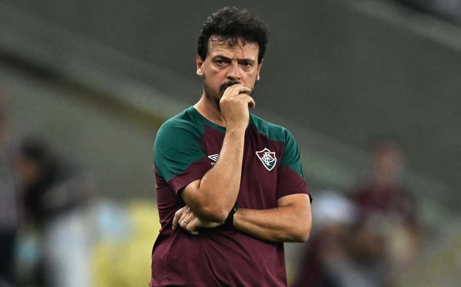 Postura de Diniz em Inter x Fluminense viraliza, e web se irrita com transmissão; entenda