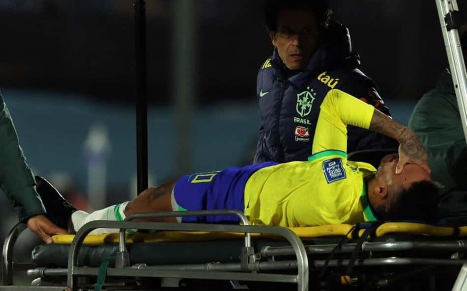 Neymar realizou cirurgia nesta quinta-feira, em Belo Horizonte