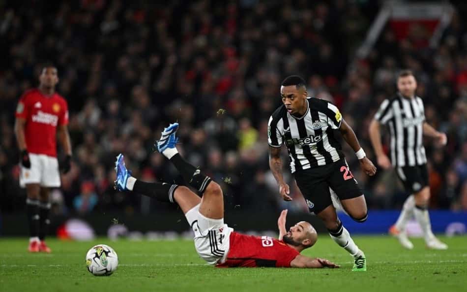 Manchester United e Arsenal dão adeus, Chelsea avança… Os resultados do dia na Copa da Liga Inglesa