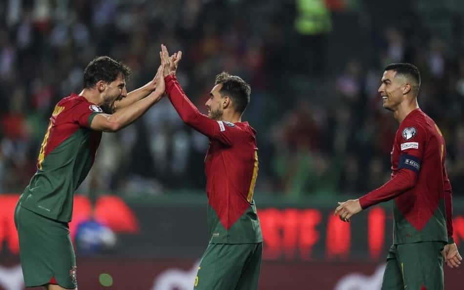 Portugal vence a Islândia e termina as Eliminatórias da Euro com pontuação máxima