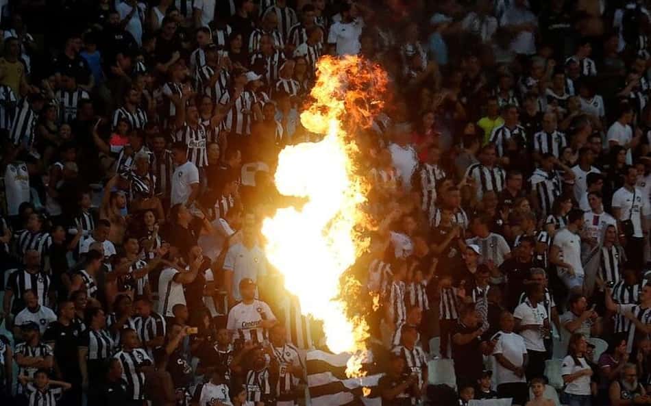 Botafogo faz 'jogo da vida' pela retomada da liderança no Brasileirão