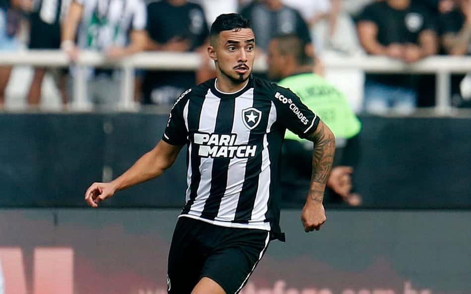 Rafael, lateral do botafogo, diz que companheiro de time é melhor que Cristiano Ronaldo