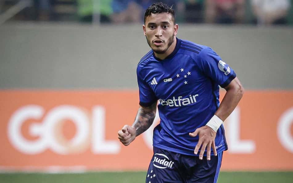 William lamenta falta de atenção do Cruzeiro na bola aérea do Vasco: 'Não cuidamos'