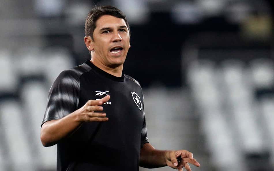 Felipe Neto dispara contra Lúcio Flávio: 'Maior pipoqueiro da história do Botafogo'