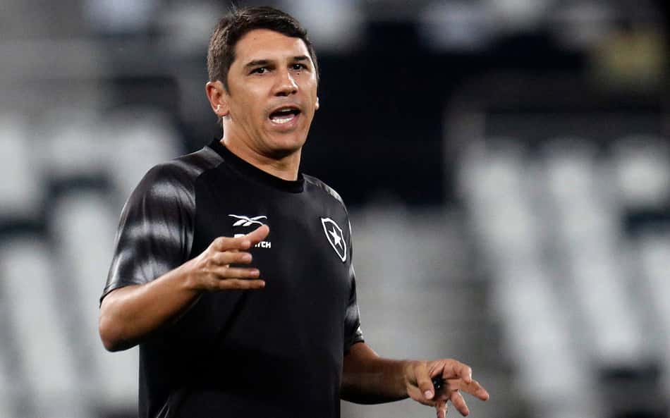 Entenda o que o Botafogo pensa sobre uma mudança de técnico