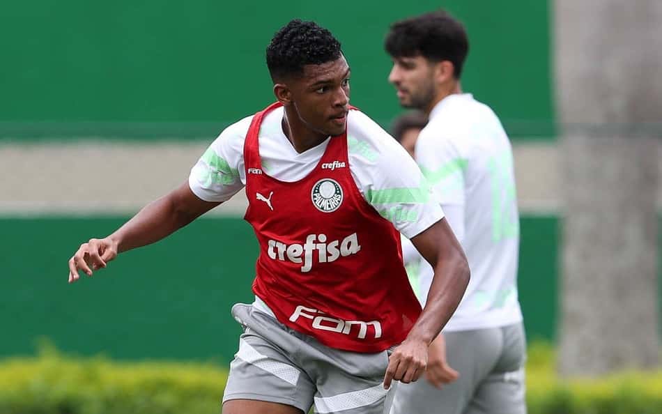 Alvo da Europa e multa 'astronômica': Luis Guilherme renova contrato com Palmeiras