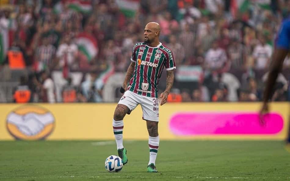 Felipe Melo 'glorifica' título do Fluminense na Copa Libertadores e faz dedicação especial