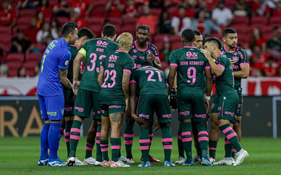Após 'ressaca' da Libertadores, Fluminense pensa no clássico com Flamengo e pode destruir sonho de título do rival