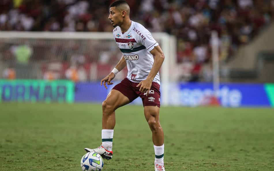 André admite sonho de jogar na Europa, mas prega foco no Fluminense e no Mundial de Clubes