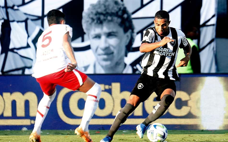 Victor Sá lamenta resultado, mas segue acreditando em título do Botafogo no Brasileirão