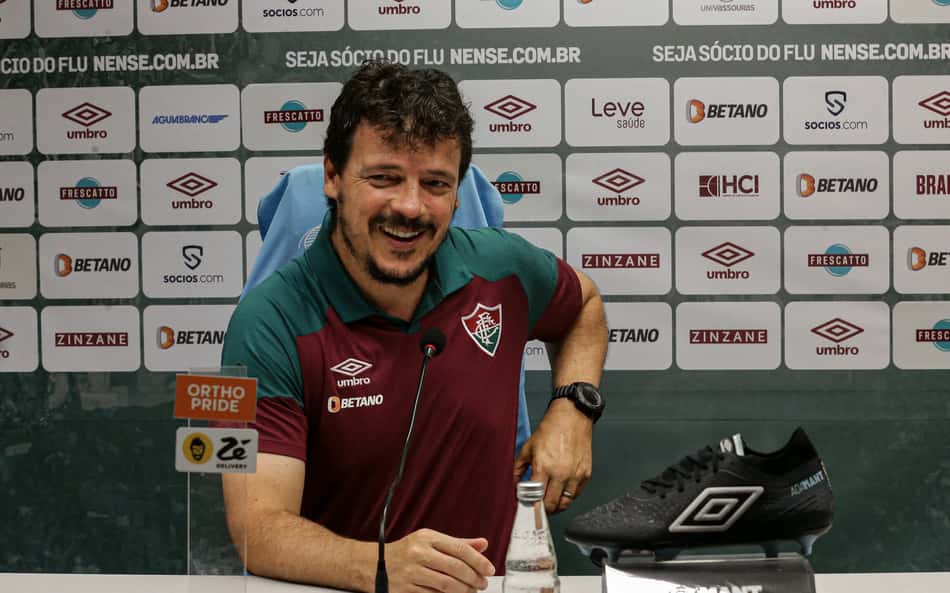 Fluminense afaga Fernando Diniz após tensão com a Seleção Brasileira