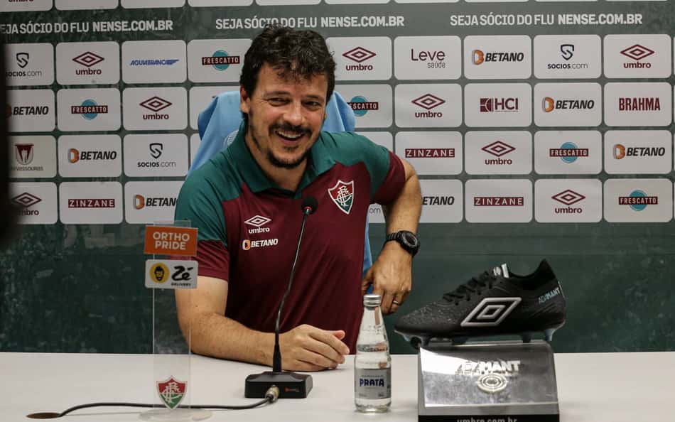 Do inferno ao céu no Maracanã em 24h! Diniz analisa vaias que sofreu na Seleção e aplausos com o Fluminense