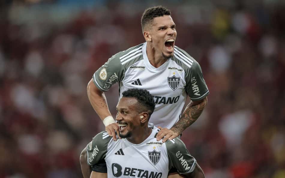 Atlético-MG faz partida perfeita, vence o Flamengo e embola de vez a disputa pelo título