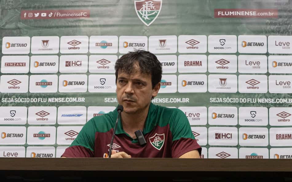 Fluminense: Fernando Diniz condena gramado sintético antes de jogo com Palmeiras e não descarta poupar elenco