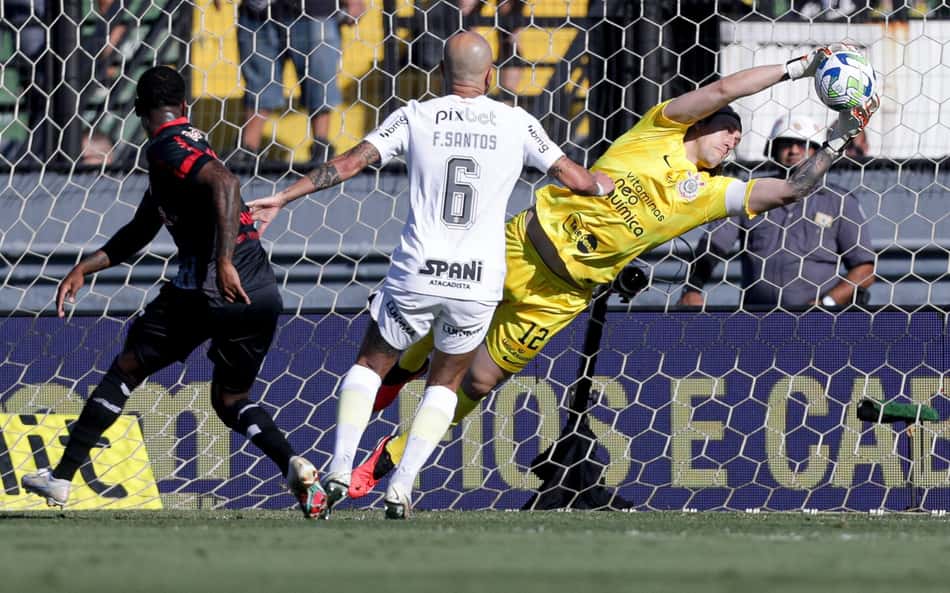 Cássio só toma golaço? Veja Raio-X dos gols sofridos pelo goleiro nos últimos 20 jogos do Corinthians