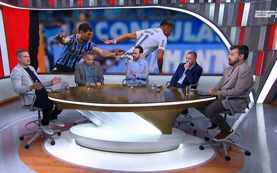 Comentarista crava rebaixados do Brasileirão e aponta quem já 'escapou' da queda