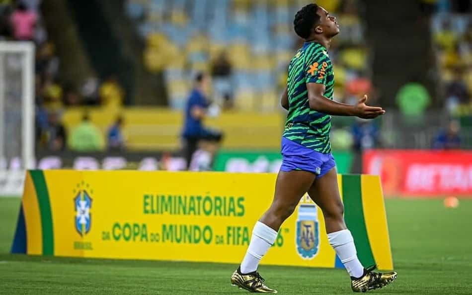 Dá para comparar? Endrick pode repetir história escrita por Pelé no Maracanã