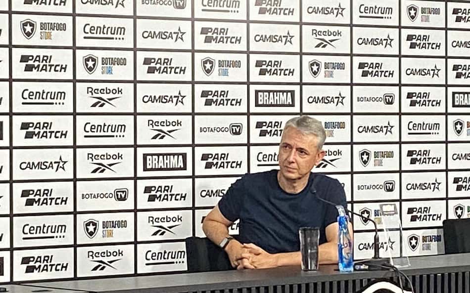 Tiago Nunes pede aos torcedores do Botafogo que sigam acreditando no título do Brasileirão: 'Voto de confiança'