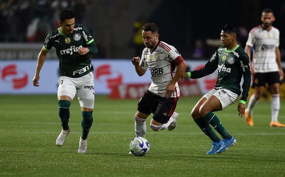 Flamengo x Palmeiras: Vidente prevê resultado do duelo decisivo no Brasileirão