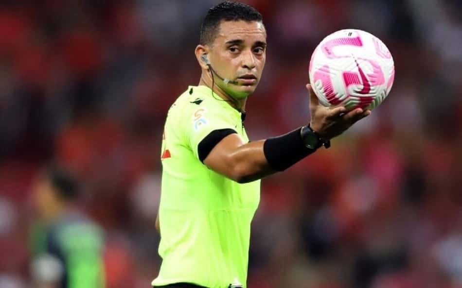 Árbitro de Fluminense x São Paulo vira alvo de críticas na web: 'Uma piada'
