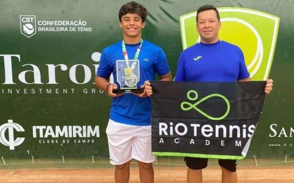Arthur Rocha é campeão nos 16 anos em Itajaí (SC)