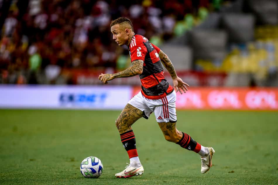 Cebolinha e Everton Ribeiro sentem dores e serão reavaliados pelo Flamengo