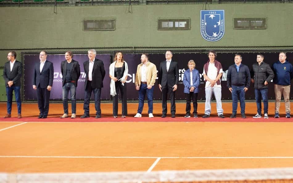 Cerimônia de abertura com atletas e autoridades marca a noite de quarta no 37º Seniors Internacional de Porto Alegre 