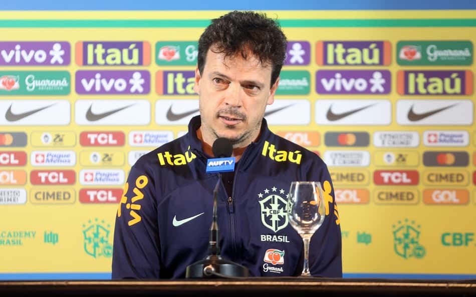 CONFIRA! Coletiva de Fernando Diniz e Alisson antes de jogo da Seleção Brasileira