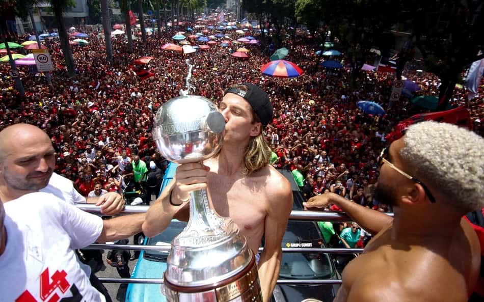 Filipe Luís anuncia aposentadoria; despedida do Flamengo será contra o Cuiabá