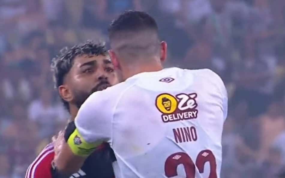 Merecia vermelho? Ex-árbitro analisa expulsão de Gabigol no Fla-Flu e dá veredito
