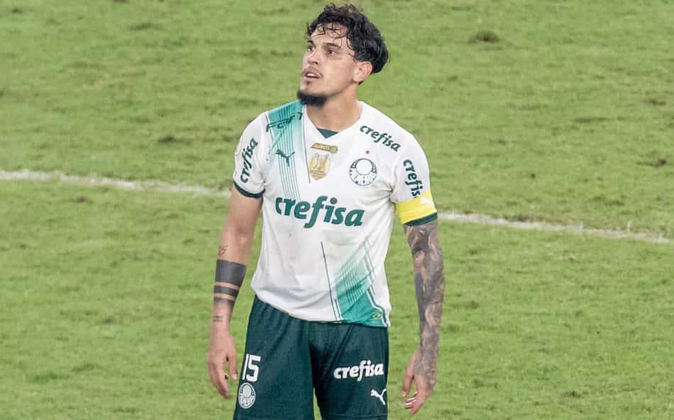 Expulsão justa? Jornalistas comentam lance de Gustavo Gómez em Flamengo x Palmeiras