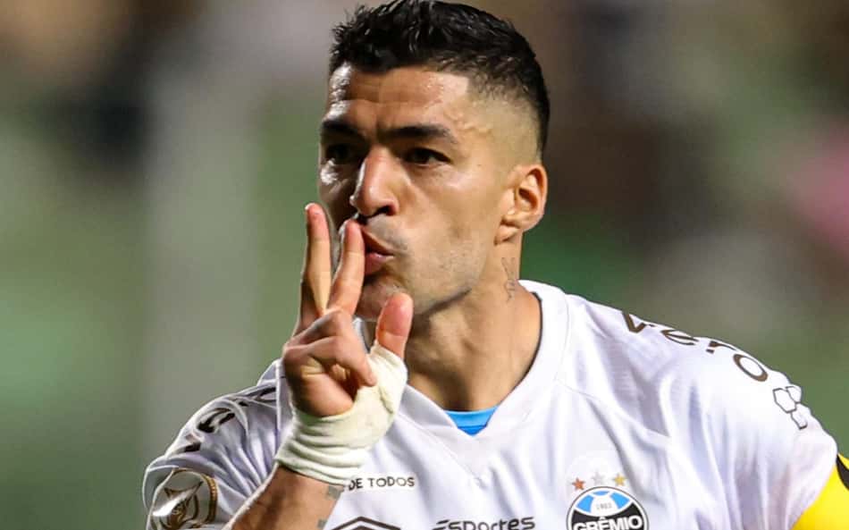 Com começo devagar, Suárez embala em momento decisivo e lidera arrancada do Grêmio no Brasileirão