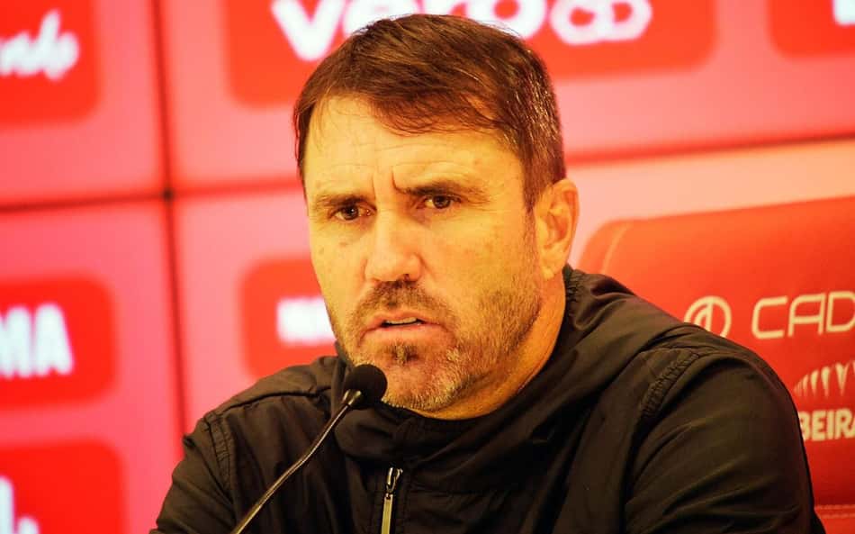 Coudet vê Inter 'machucado', mas elogia atuação em empate com o Fluminense