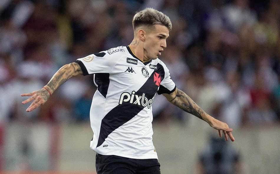 Orellano opta por engessar a mão e não joga mais pelo Vasco em 2023