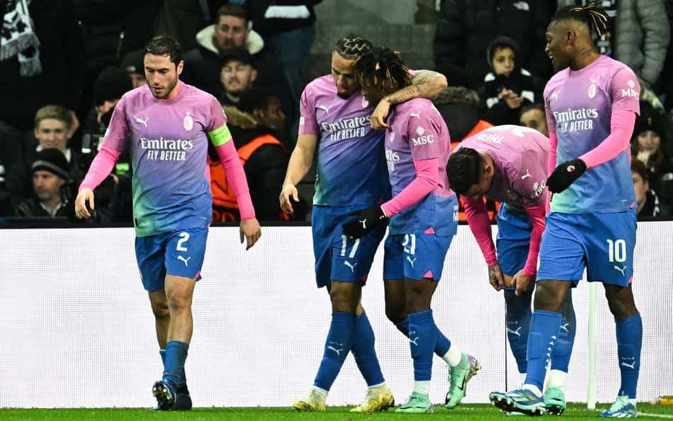 Milan consegue virada diante do Newcastle, mas perde vaga nas oitavas da Champions para o PSG