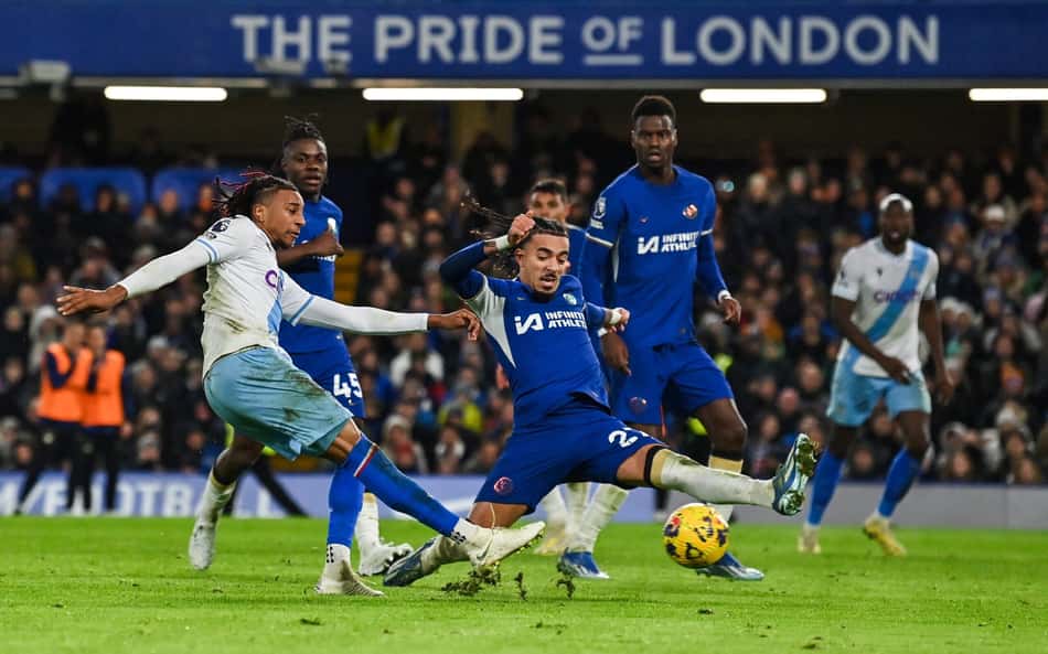 No apagar das luzes, Chelsea arranca vitória contra o Crystal Palace