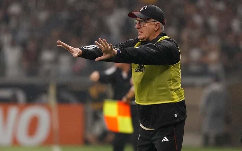 Dorival Júnior explica metas do São Paulo para 2024 e como pretende aproveitar joias da base