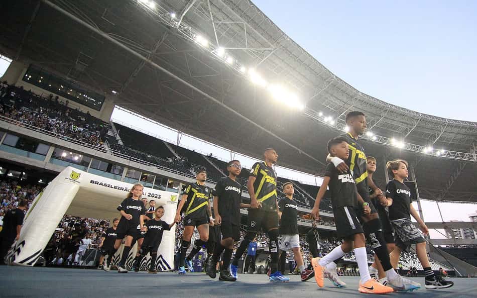 Cinco motivos que explicam o fracasso do Botafogo na briga pelo título do Brasileirão