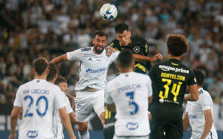 Botafogo empata com o Cruzeiro e sai do G-4 no Brasileirão
