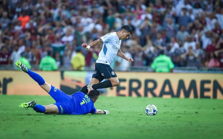 Em preparação para o Mundial, Fluminense é derrotado pelo Grêmio com recital de Suárez no Maracanã
