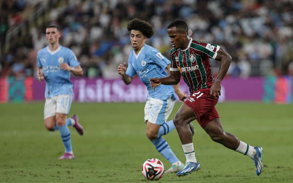 Jhon Arias explica que 'olé' de Grealish iniciou treta entre jogadores de Fluminense e Manchester City