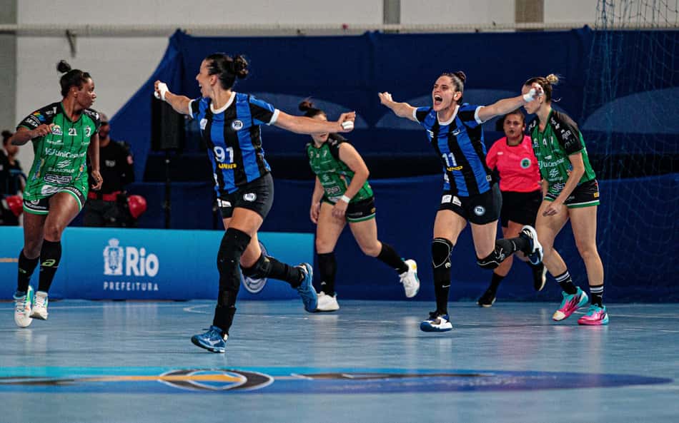 Pinheiros-SP e Nacional-SC decidem Final Four da Liga Nacional de handebol no feminino