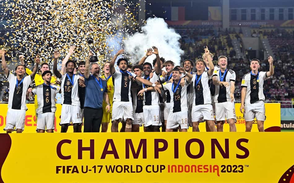Nos pênaltis, Alemanha bate a França e conquista título inédito da Copa do Mundo Sub-17